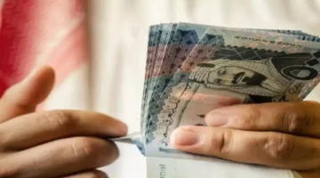 انهيار الريال السعودي إلى 140 ريال يمني خلال أيام بسبب تراجع أسعار النفط وتأثيره على الاقتصاد اليمني 1